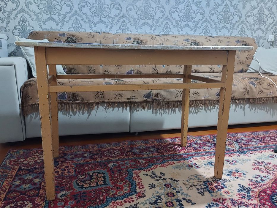 Отдам стол б/у !!