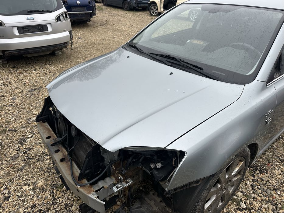 Преден капак за Тойота Авенсис Т25 до 2009г!