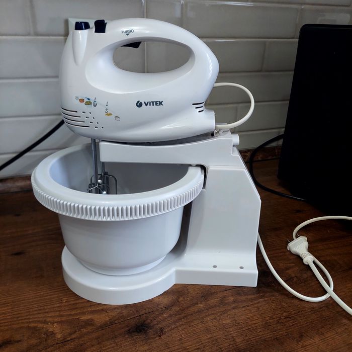 Миксер сатылады. Сок выжималка