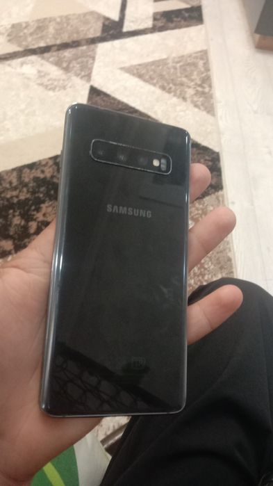 Продам самсунг с10