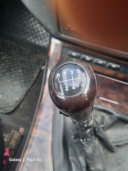 Bmw x5 Dizel 3.0.  Скоросна кутия е ръчка..