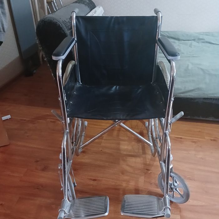 Продам инвалидную коляску