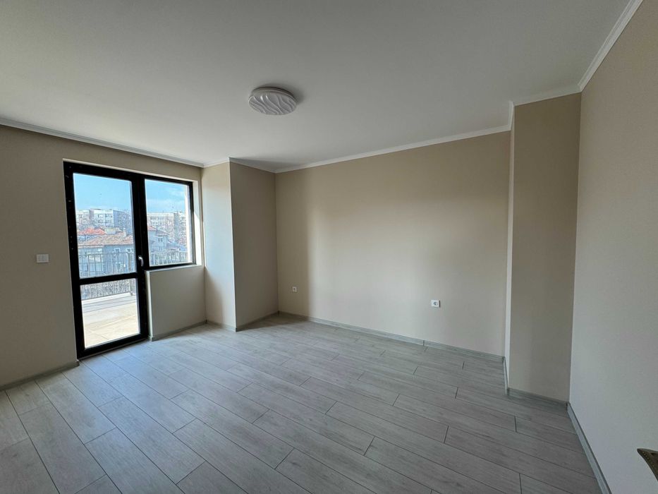 Продава се Тристаен апартамент в Търговище, Вароша - 179 кв.м за 420 €/кв.м - Снимка #11