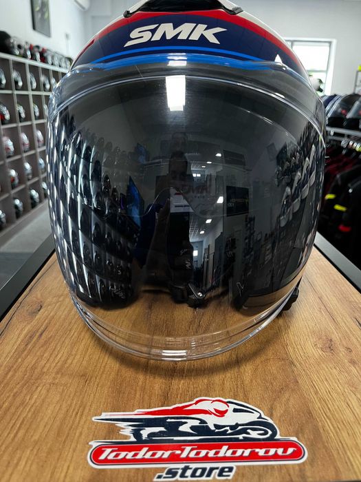 Скутер мото каска SMK GT-J TOURMAX ,S 55-56 вградени очила ,като нова