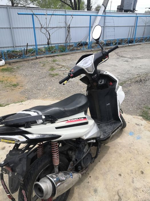 Продам скутер 150 куб сел поехал