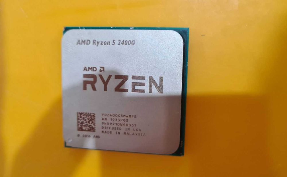 Procesor AMD Ryzen 5 2400G, 3.9 GHz, Socket AM4