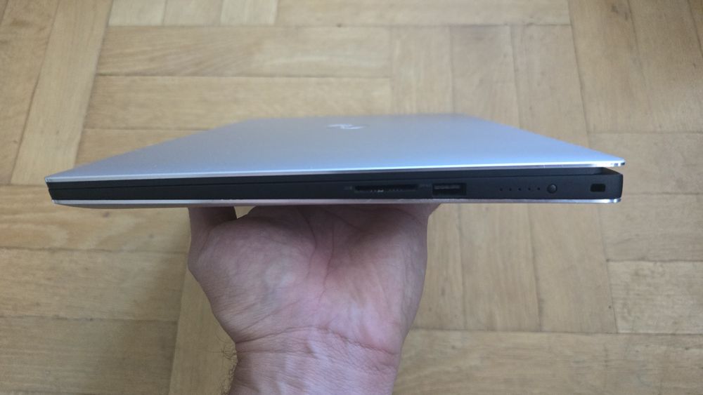 Dell xps 7590 4K i5-9300H 15.6" 32GB RAM 512GB SSD