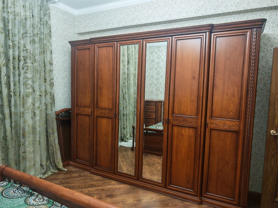 Продам спальный гарнитур