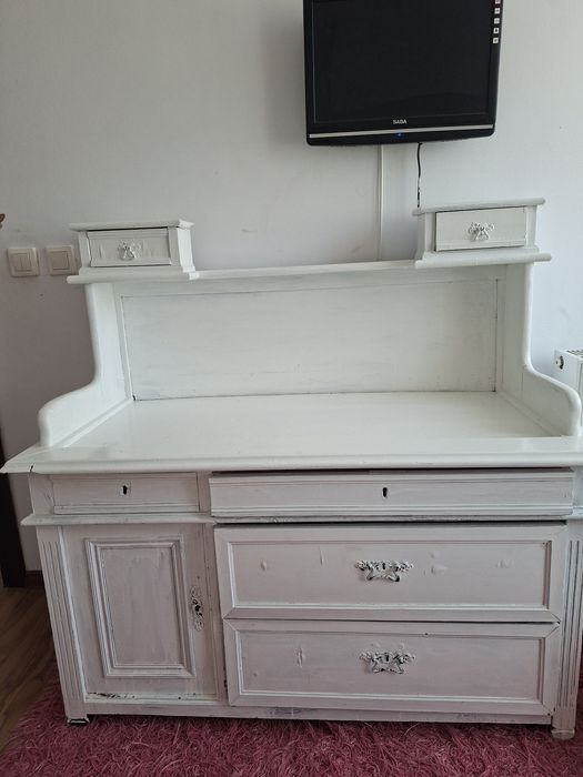 Comoda vintage revopsita