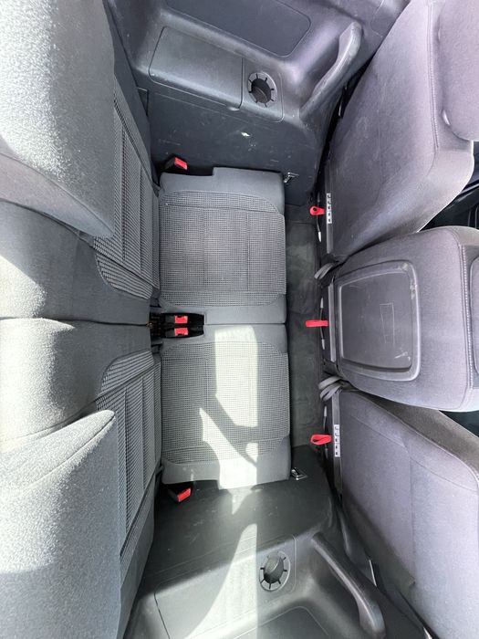 VW Touran 2005 • 2.0 Benzină • 110 kW / 150 CP • 278.000 km • 7 LOCURI