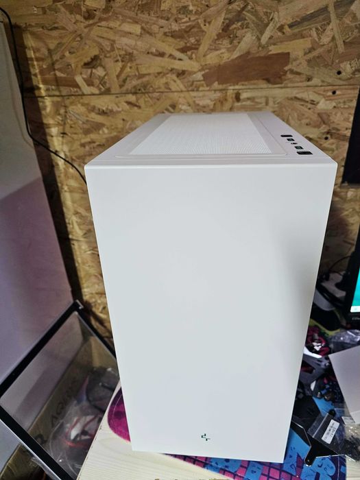 Sistem Gaming I5 14600K, 32gb DDR4, SSD 1tb, Rtx 5060 ,wi-fi, etc !