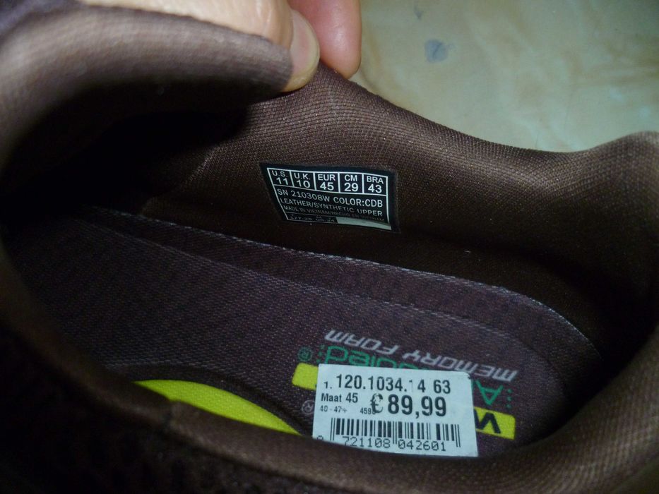 Skechers нови обувки №45