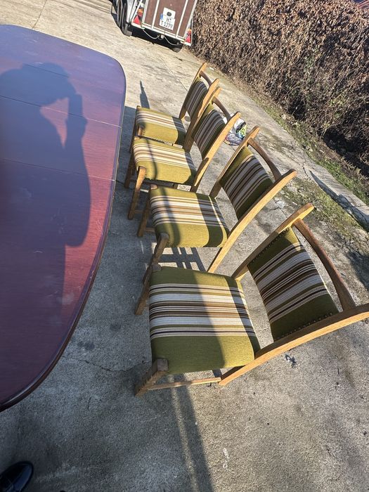 Masa si 7 scaune antic