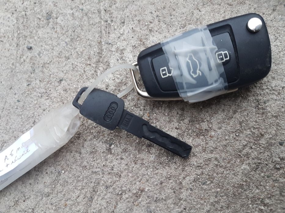 Ключ / ключове / гълтач Audi Q7 4L A6 4F Ауди А6