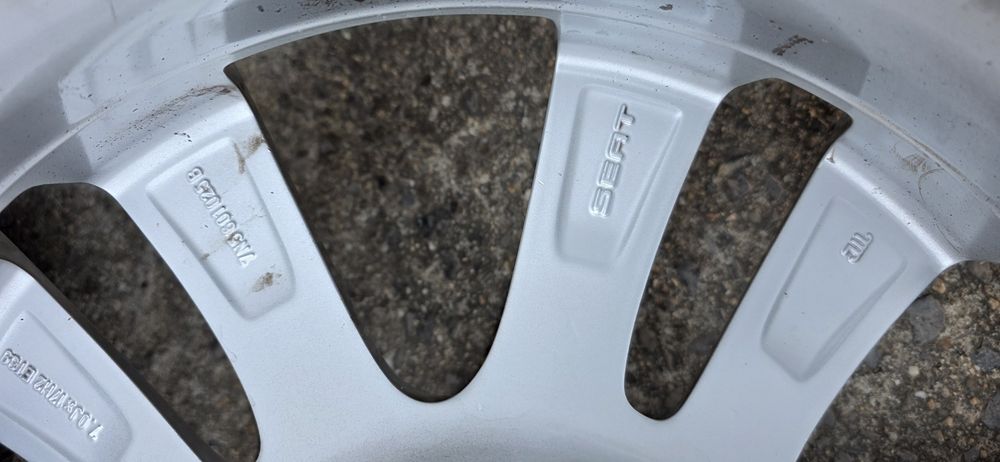 Джанти 17" Seat 5x112 7j ET39 / 57.1