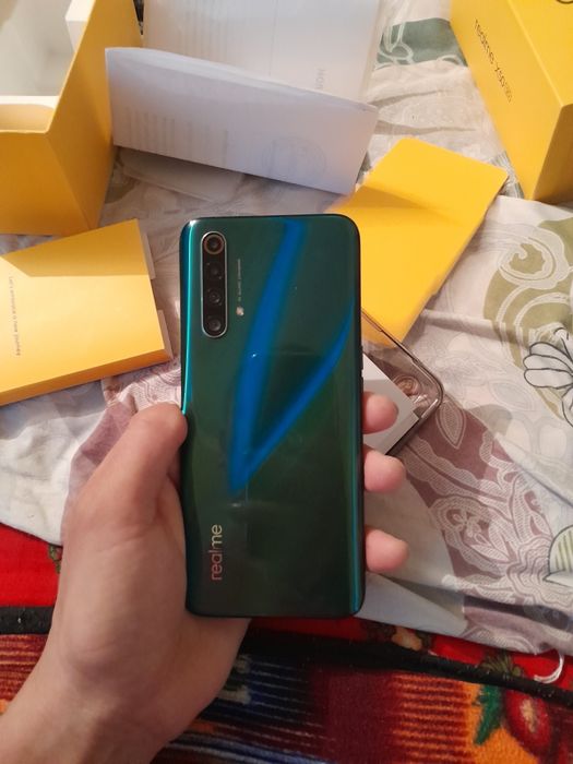 Телефон Реалме Х50