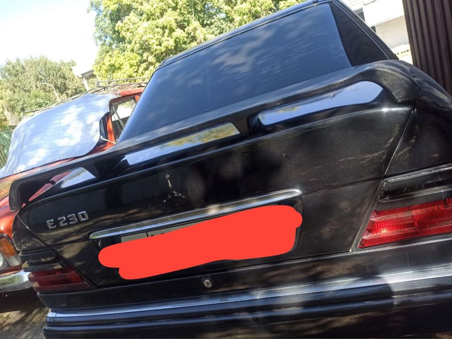 Мерседес W124 спойлер