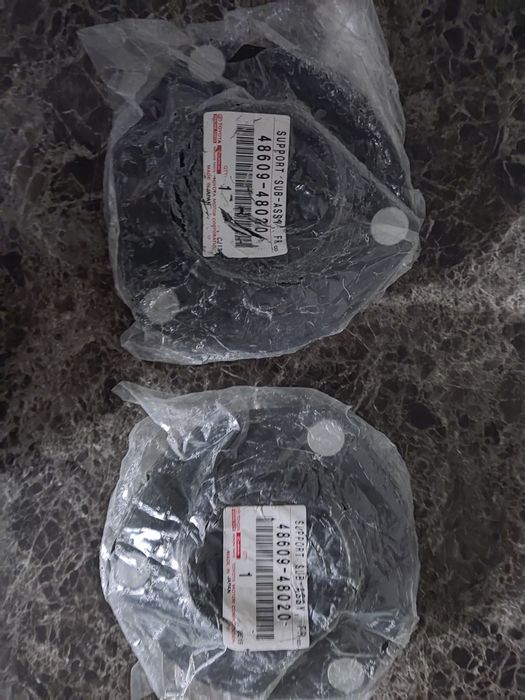 Продам передние опоры амортизаторов Лексус рх 330