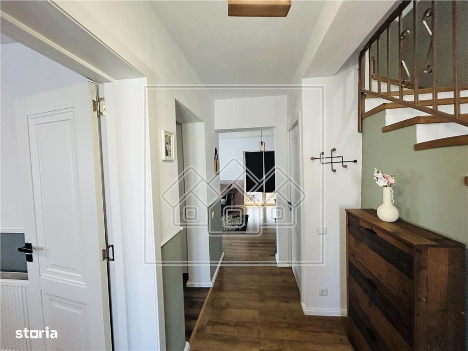 Casa moderna, cu 4 camere, 109 mp utili,  211 mp teren