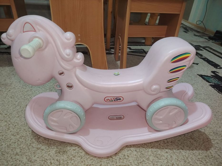 Продаётся лошадка-качалка