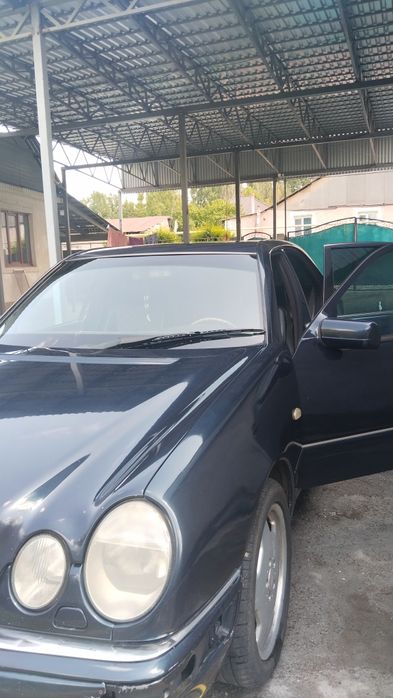 Продам Мерседес Е 240