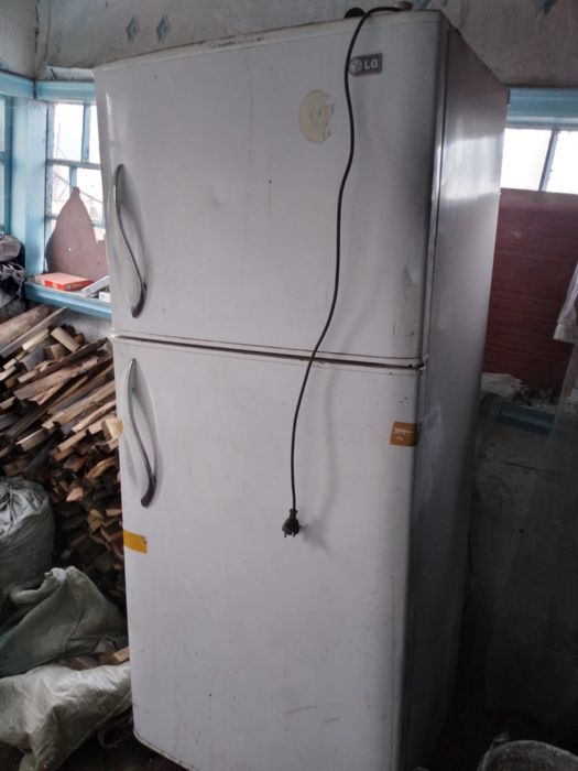 Срочно продам LG холодильник