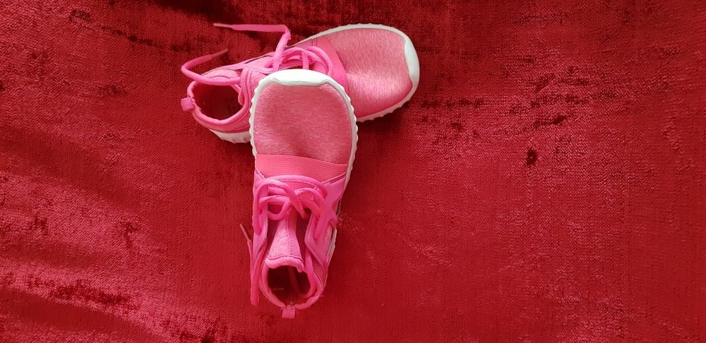 Маратонки за момиче