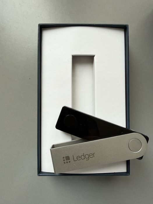 Криптокашелек Ledger Nano X Crypto Hardware Wallet