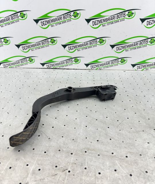 Pedala acceleratie 1J1 721 511C Volkswagen VW Beetle a 2-a generatie