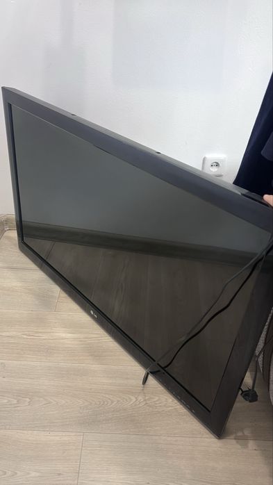 Продам телевизор LG