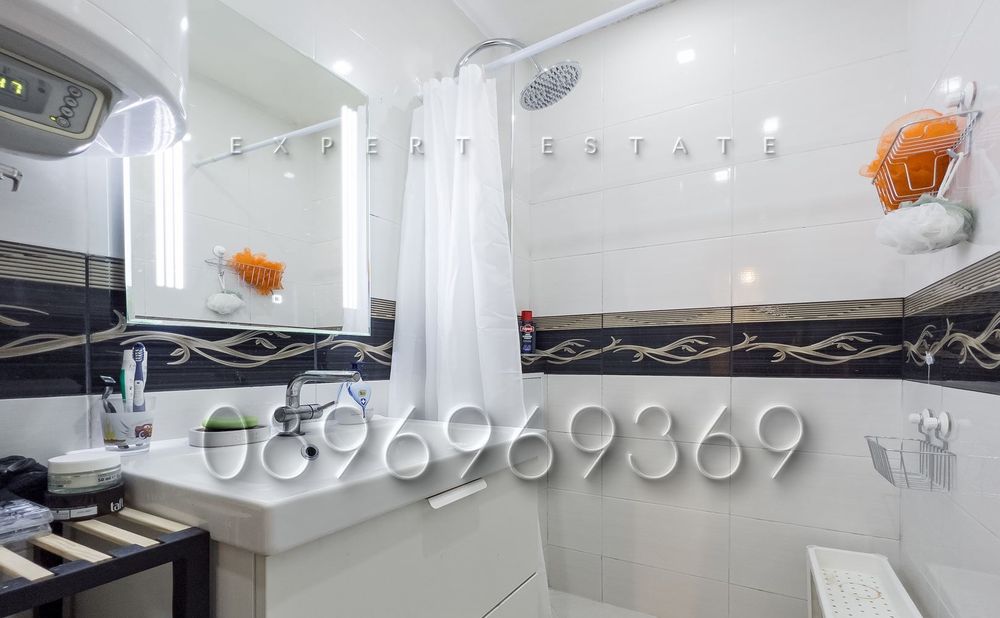 Продава се Четиристаен апартамент в Варна, Възраждане 3 - 94 кв.м за 1325 €/кв.м - Снимка #8