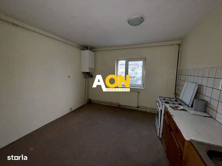 De vanzare apartament 3 camere, Cetate