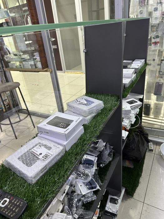 Vitrina telfon aksesuar sotilgan