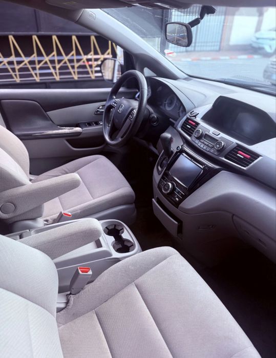 Honda Odyssey Facelift 3.5 V6 - 248 cp - 8 locuri - 2017 - 180.000 km /// Didi AUTO Showroom