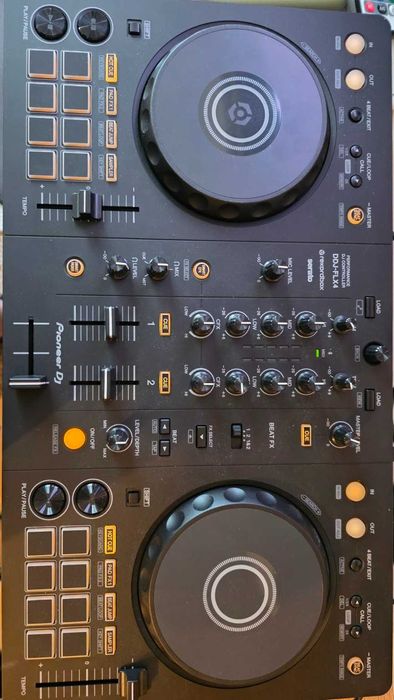 Pioneer DJ DDJ-FLX4 / AlphaTheta, stare foarte bună
