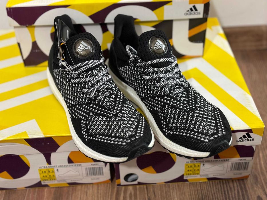 Мъжки маратонки Adidas Ultra Boost Uncaged, черно-бели - 40, 44
