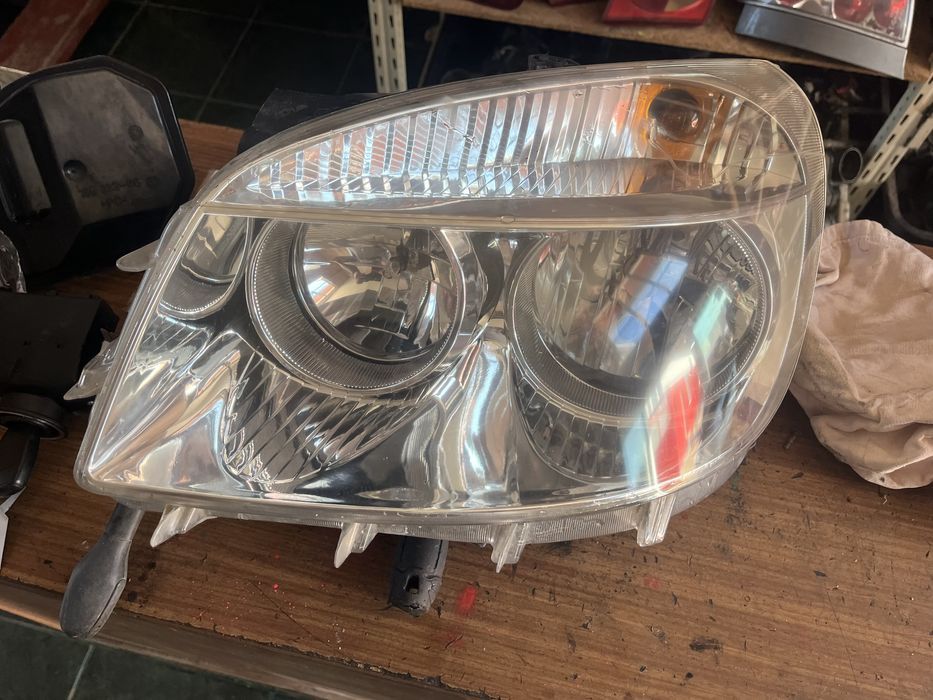 far fiat doblo 2008 stanga cu mic defect