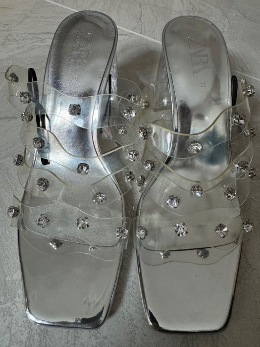 Токчета Zara с камъчета