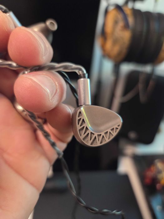 Casti IEM Unique Melody Maven II Crescent