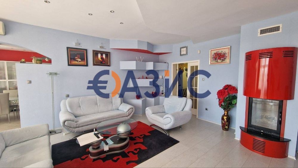 Продава се Къща в Свети Влас - 500 кв.м за 2020 €/кв.м - Снимка #9
