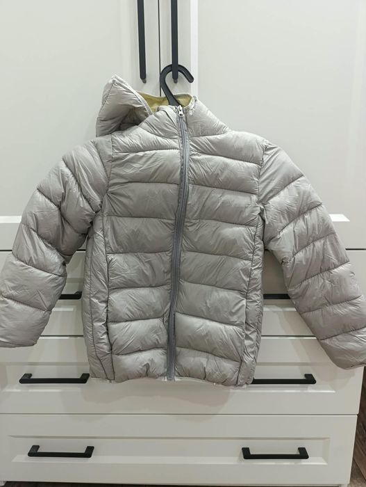 Продам детскую куртку