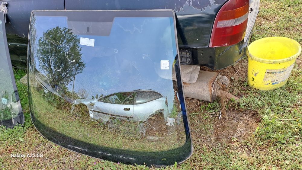 Предно (челно) стъкло за Peugeot 206 CC/ Пежо 206 ЦЦ 2000-2008