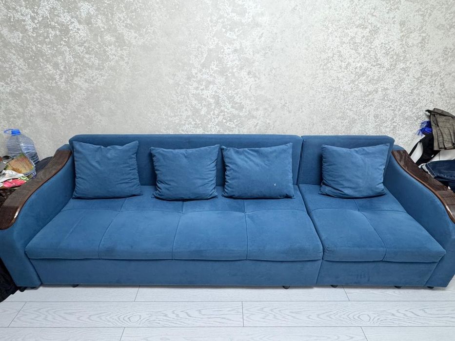 Продаётся диван в хорошем состоянии