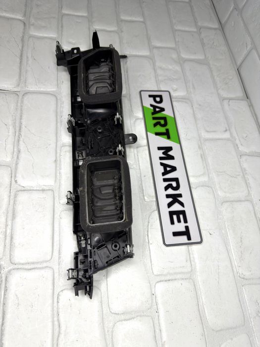 Централни духалки AUDI Q4 E-TRON 89B820951A