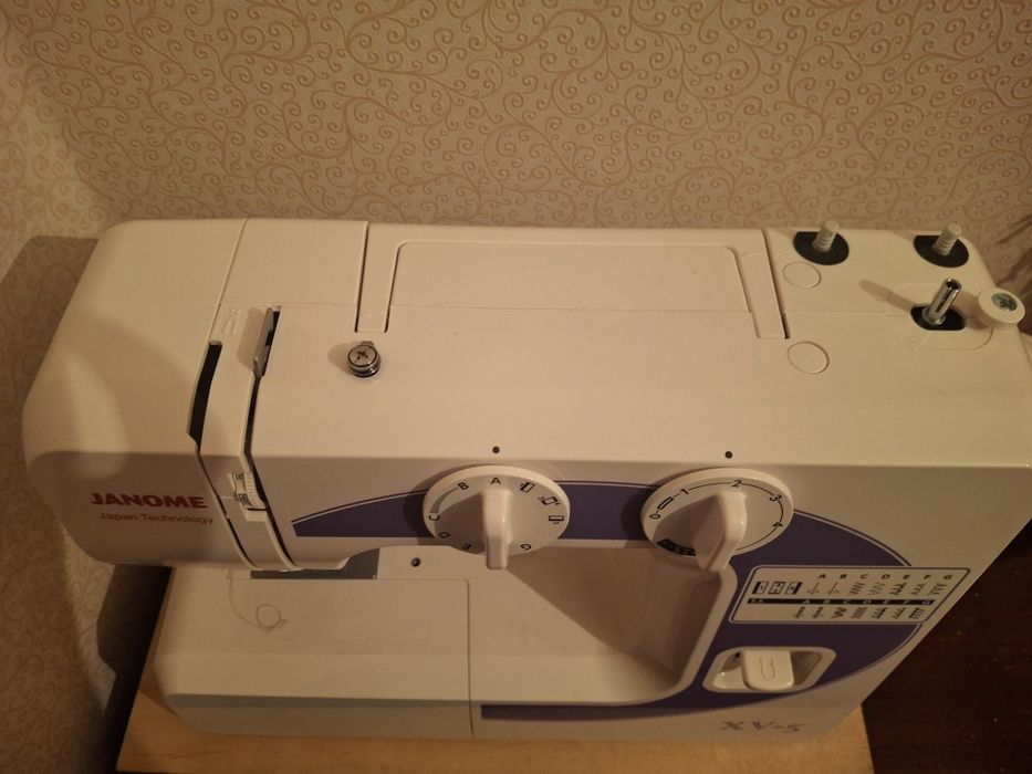 Швейная машина Janome