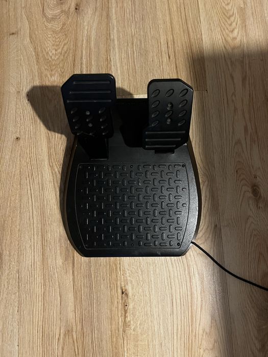 Pedale thruthmaster t80