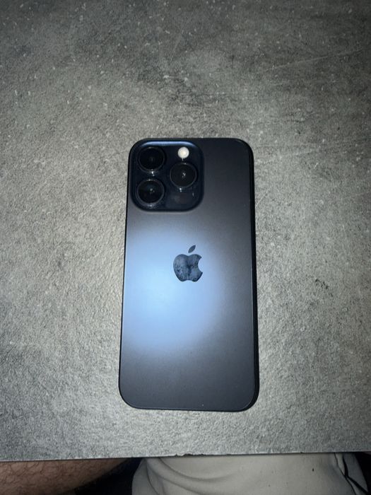Vand iphone 15 pro 128 gb impecabil fara socuri