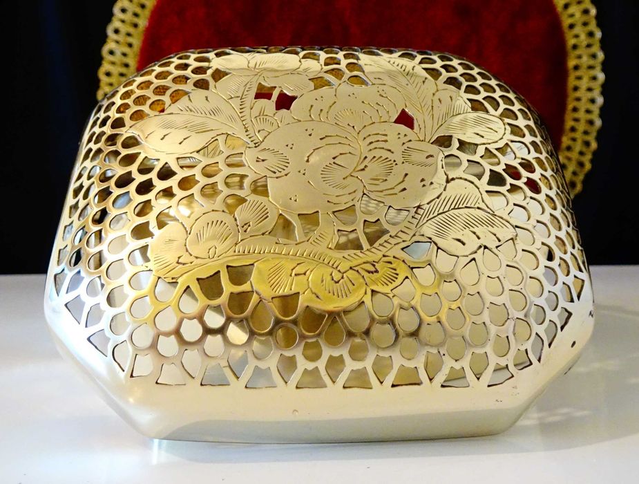 Старинно бронзово кандило,кадило,тамянник,ажур,цветя.
