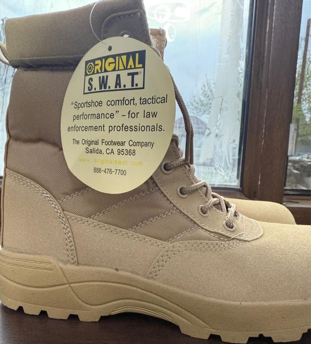 Новые Берцы 43 размер  2шт