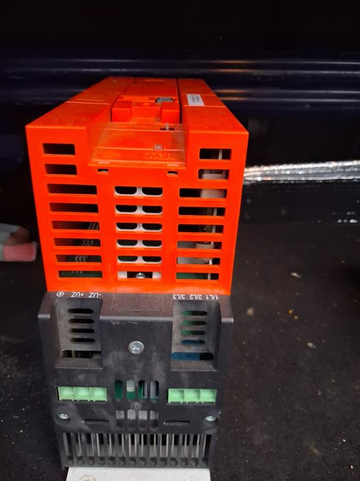 Vând invertor 7,5 kw